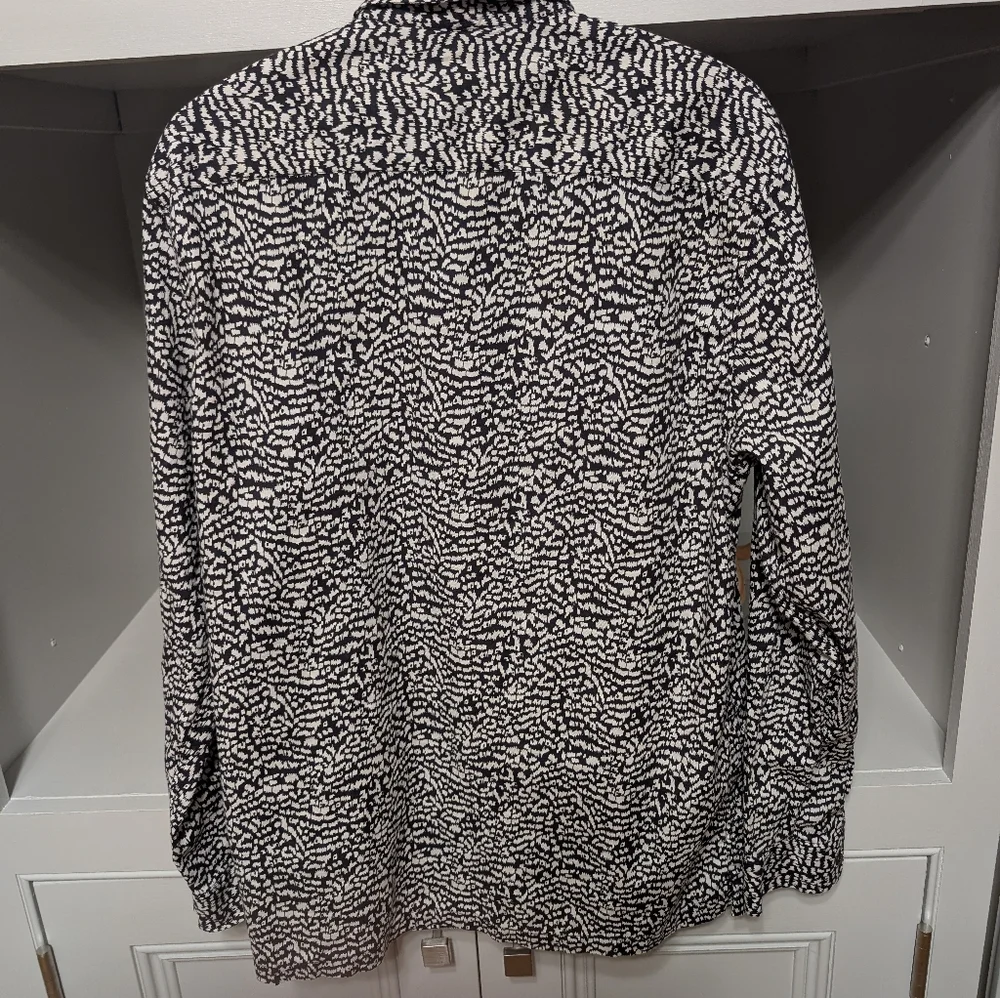 Ted Baker Men's L print for your wild side. Button detail gorgeous - Picture 6 of 15
